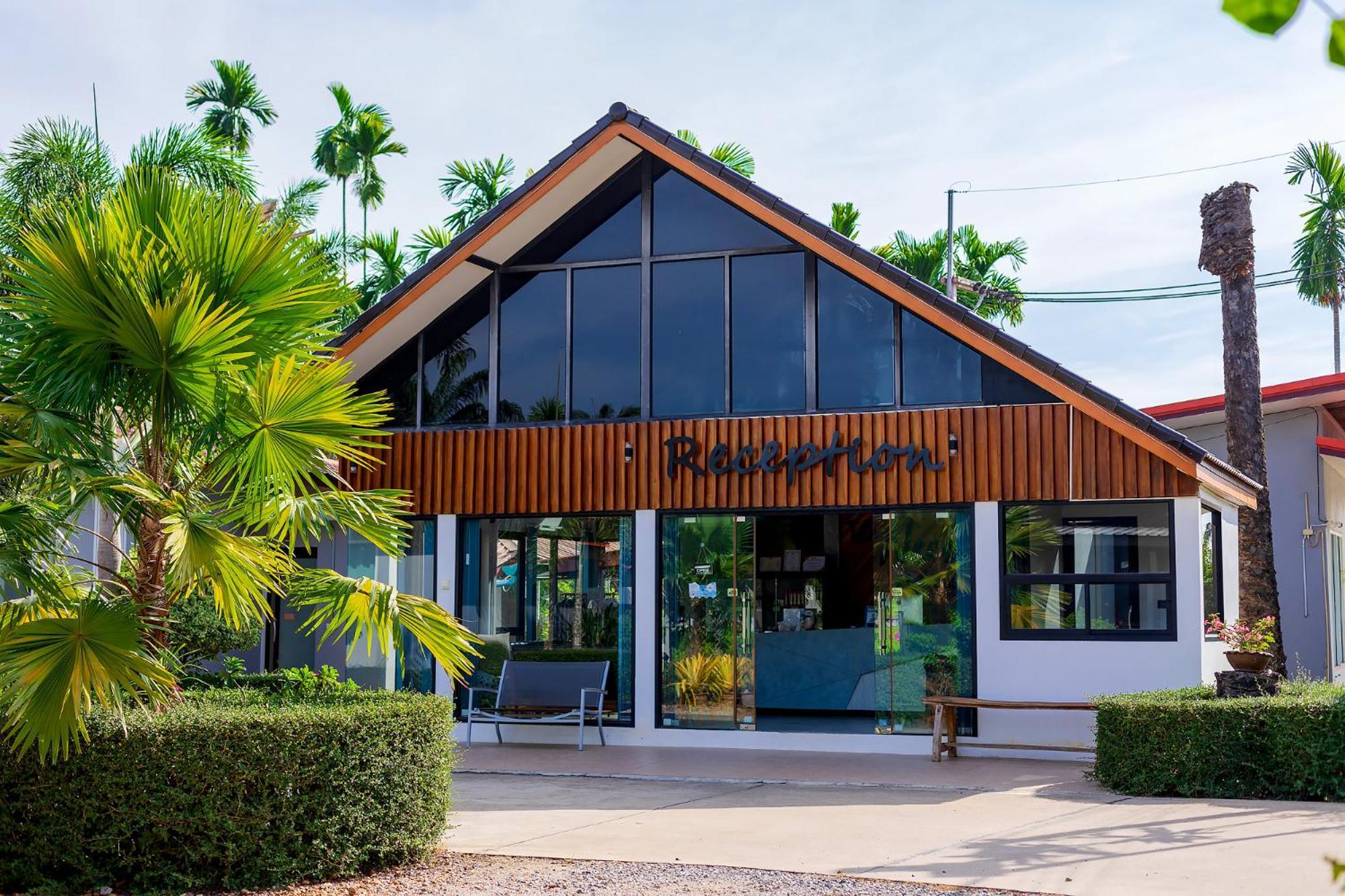 Neenlawat Riverside Surat Thani Exterior foto